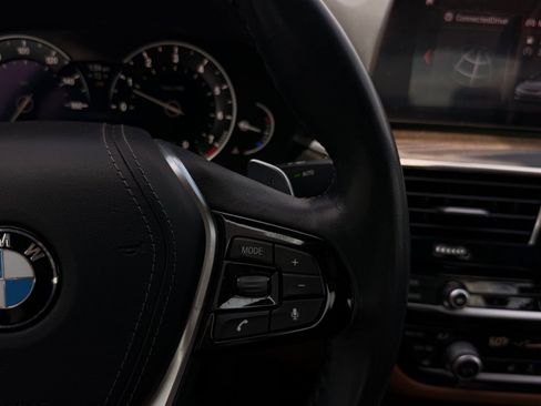 Used 2019 BMW 540i w/ Premium Package RWD image 29