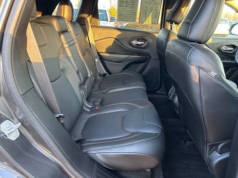 Used 2015 Jeep Cherokee Limited image 24