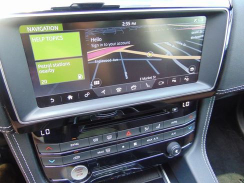 Used 2017 Jaguar F-PACE S AWD/4WD image 21