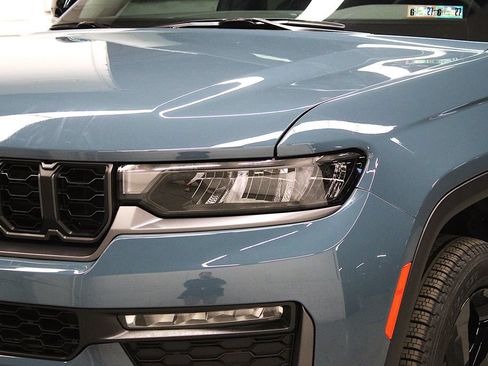 New 2026 Jeep Grand Cherokee Limited w/ Limited Altitude Package AWD/4WD image 37