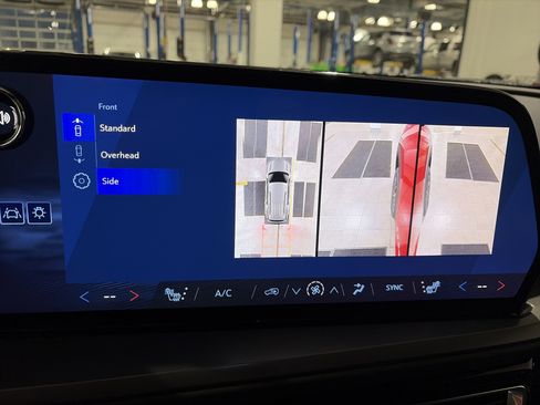 New 2026 Chevrolet Traverse LT w/ Sun and Wheel Package image 26