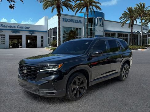 Used 2025 Honda Pilot Black Edition image 4