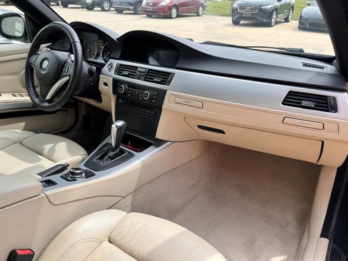 Used 2010 BMW 335i Convertible RWD image 27