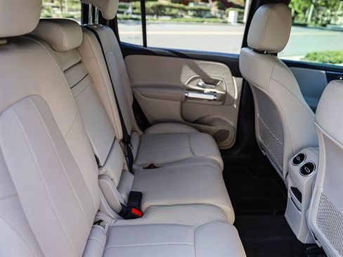 Used 2023 Mercedes-Benz GLB 250 image 22