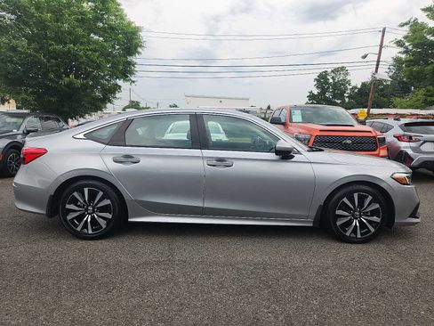 Used 2023 Honda Civic EX image 7
