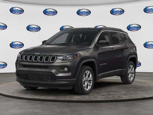 Used 2025 Jeep Compass Limited AWD/4WD image 1