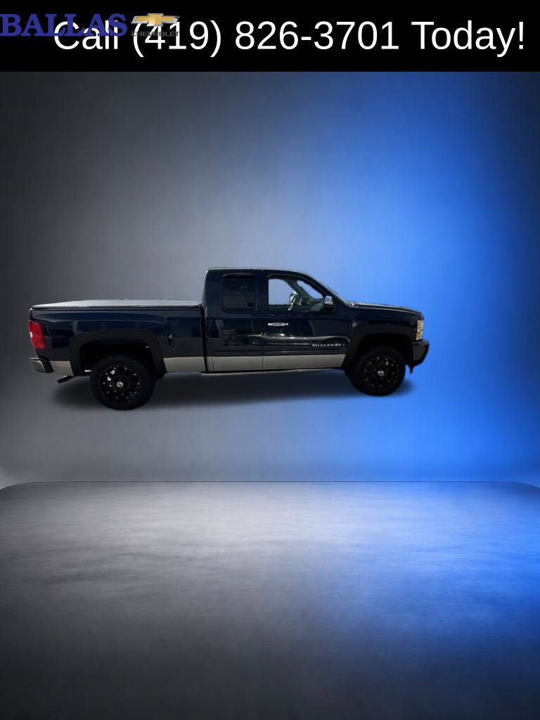 Used 2011 Chevrolet Silverado 1500 LT AWD/4WD image 3