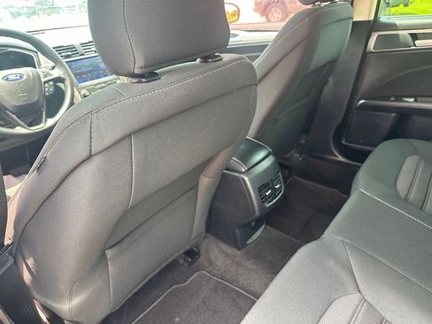 Used 2019 Ford Fusion SE FWD image 26