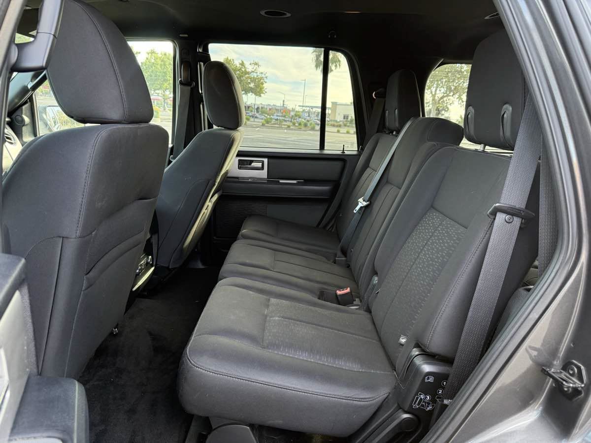 Used 2017 Ford Expedition XLT AWD/4WD image 21