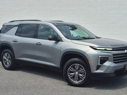 New 2025 Chevrolet Traverse LT w/ Driver Confidence Package