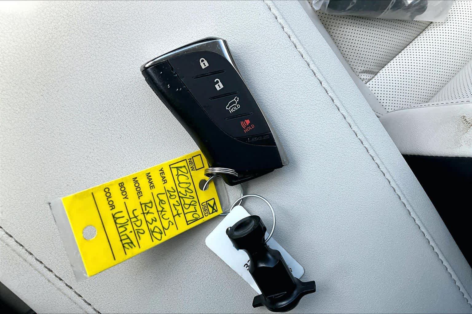Used 2024 Lexus RX 350 Premium w/ Accessory Package (Z1) FWD image 15