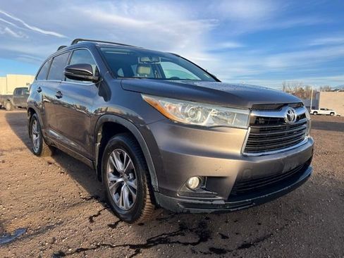 Used 2015 Toyota Highlander XLE image 9