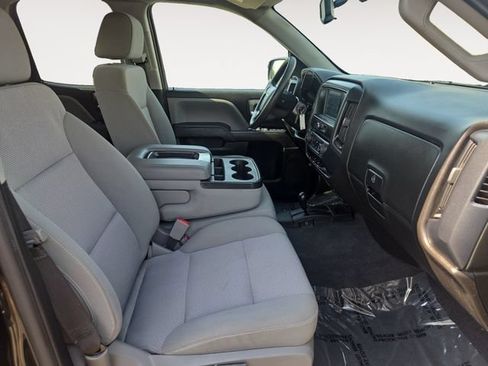 Used 2019 Chevrolet Silverado 1500 Custom w/ Custom Convenience Package AWD/4WD image 15