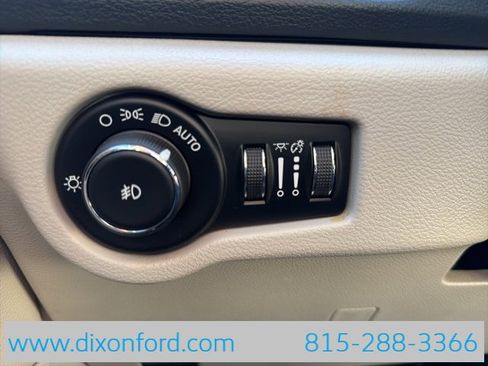 Used 2020 Chrysler Pacifica Limited image 18