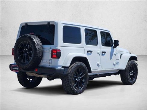 Used 2024 Jeep Wrangler Unlimited Sahara AWD/4WD image 5