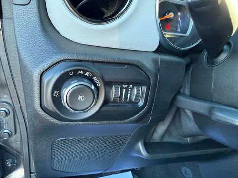 Used 2021 Jeep Wrangler Unlimited Sahara image 19
