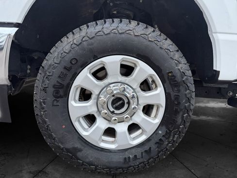 Used 2024 Ford F250 XLT image 14