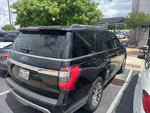 Used 2018 Ford Expedition Limited image 4