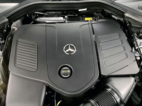 Used 2026 Mercedes-Benz GLC 300 4MATIC image 32