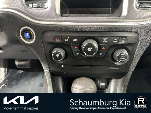 Used 2013 Dodge Charger SE RWD image 7