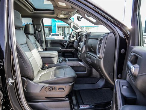 Used 2023 GMC Sierra 2500 Denali w/ Denali Black Diamond Edition image 16