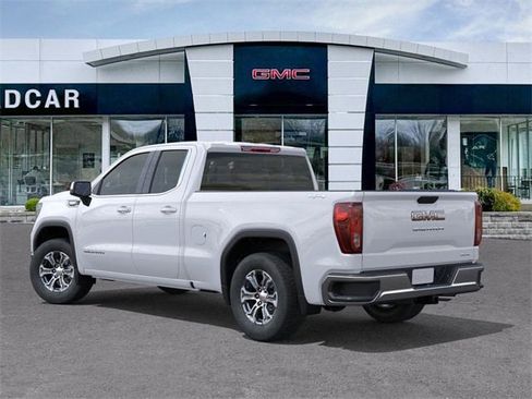 New 2026 GMC Sierra 1500 SLE image 3