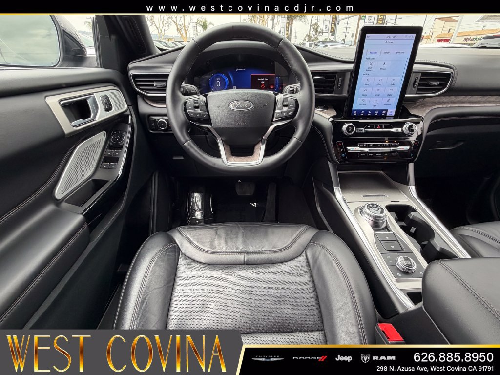 Used 2024 Ford Explorer Platinum w/ Technology Package AWD/4WD image 34