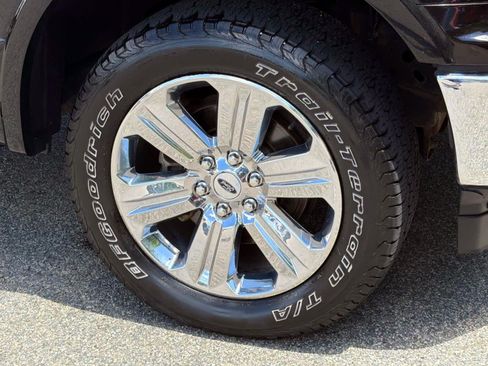Used 2019 Ford F150 Lariat w/ Equipment Group 502A Luxury AWD/4WD image 7