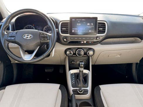 Used 2021 Hyundai Venue SEL image 12