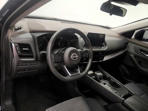 Used 2023 Nissan Rogue SV FWD image 18