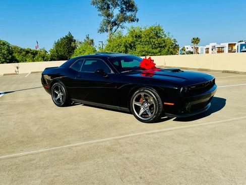 Used 2016 Dodge Challenger R/T Plus image 11