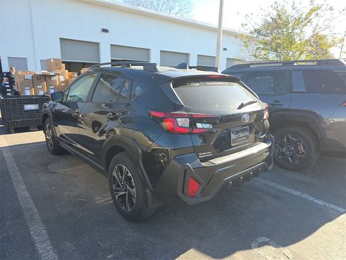 Used 2025 Subaru Crosstrek 2.0i Premium image 4