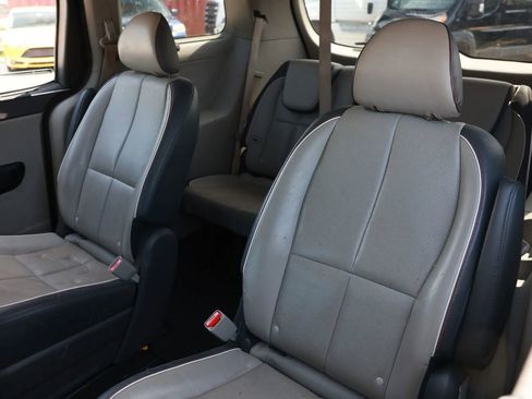 Used 2015 Kia Sedona EX image 14