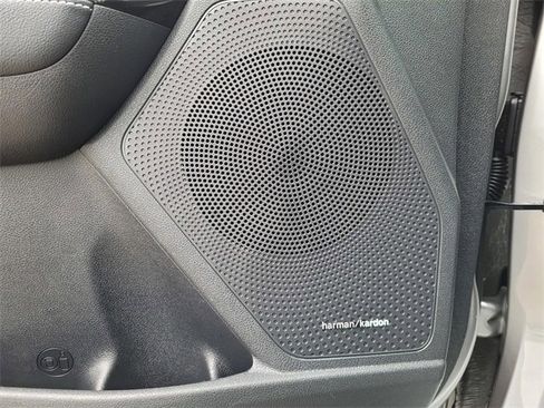 Used 2022 Kia Niro EX image 20