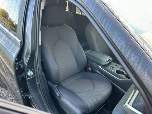 Used 2025 Toyota Highlander LE image 15