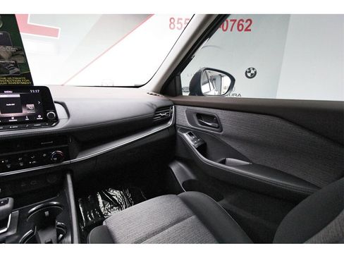 Used 2022 Nissan Rogue S image 8