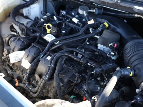 Used 2020 Ford Edge SE image 11