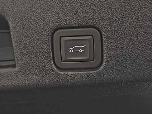 Used 2024 Chevrolet Traverse LT FWD image 12