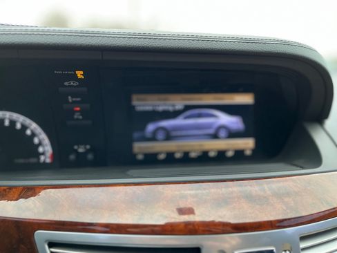 Used 2011 Mercedes-Benz S 550 4MATIC image 25