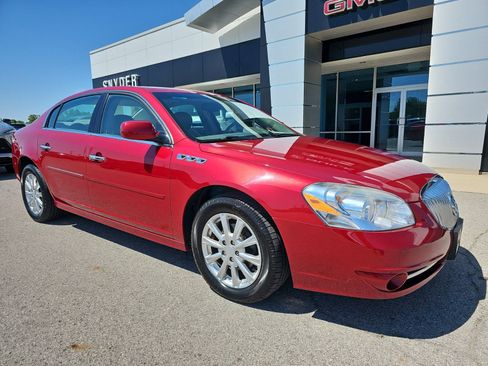 Used 2011 Buick Lucerne CXL FWD image 1