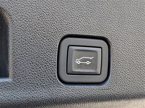 Used 2025 GMC Acadia Elevation image 28