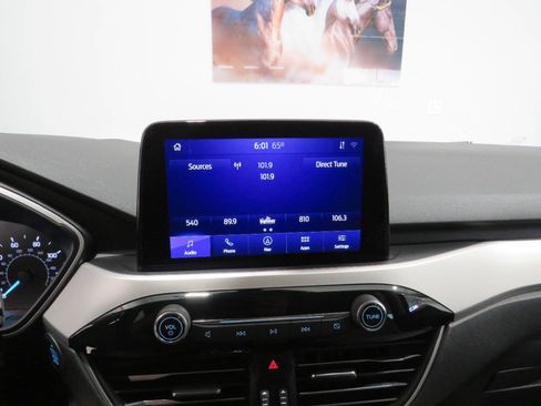 Used 2020 Ford Escape SE FWD image 19