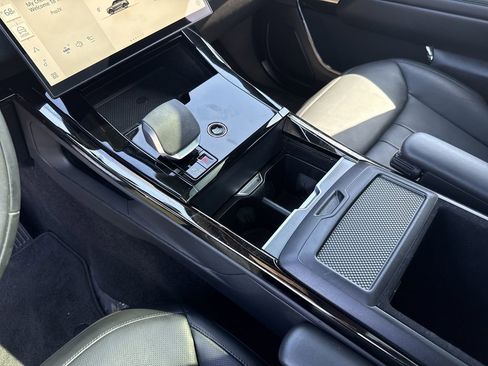 Used 2025 Land Rover Range Rover Sport SE image 25