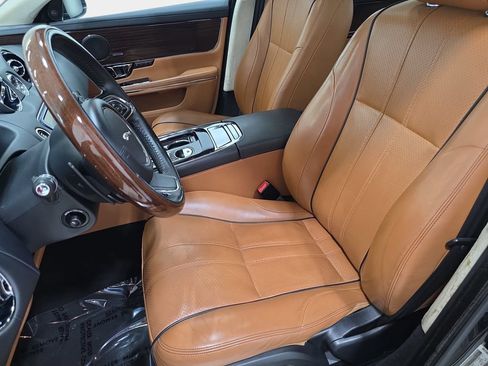 Used 2014 Jaguar XJ L Portfolio RWD image 13