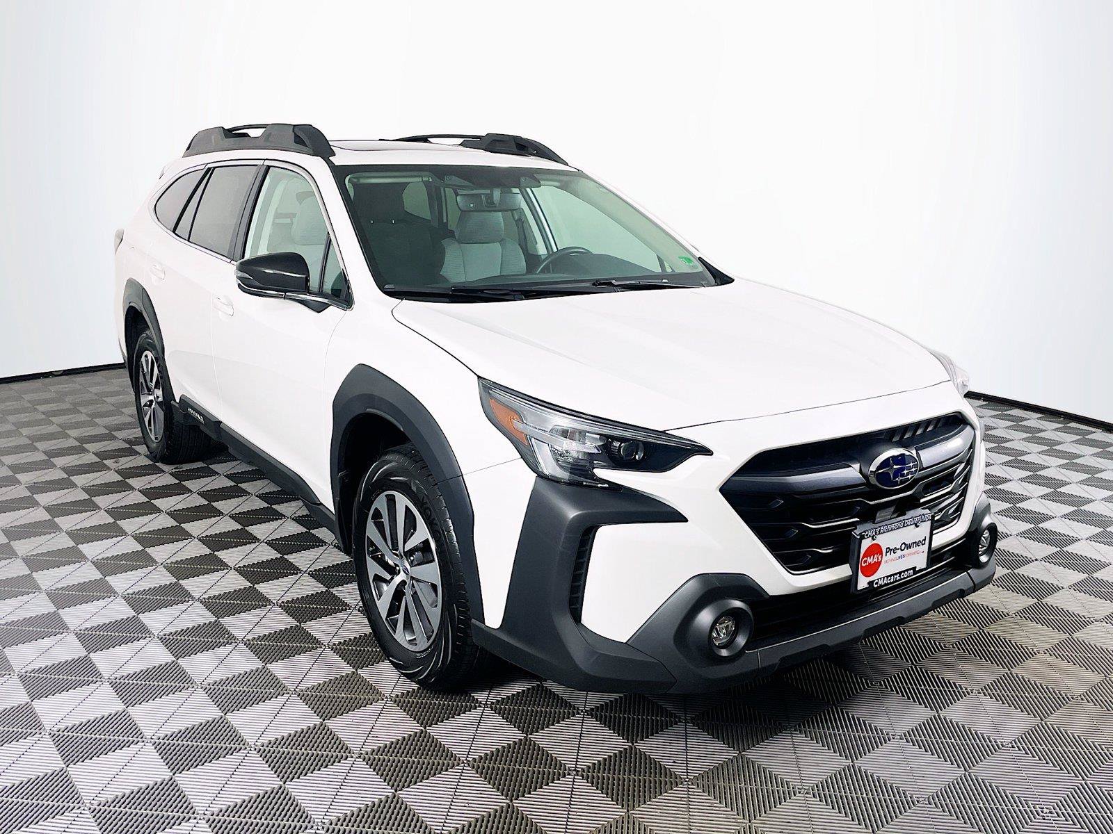 Used 2025 Subaru Outback Premium AWD/4WD image 1