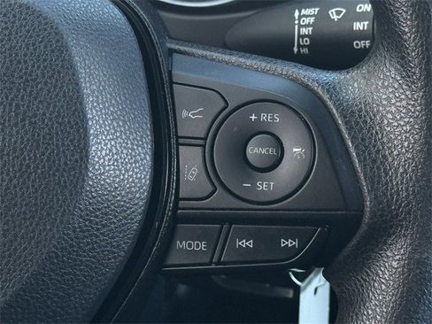 Used 2022 Toyota RAV4 LE image 15