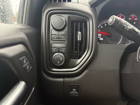 Used 2024 Chevrolet Silverado 1500 Custom Trail Boss image 13