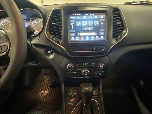 Used 2022 Jeep Cherokee Trailhawk image 37