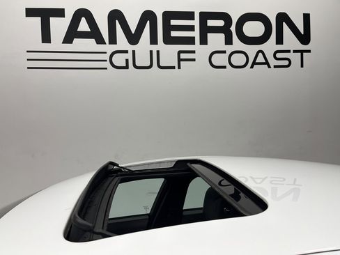 Used 2015 Jaguar XF Sport image 13