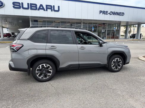Used 2026 Subaru Forester Premium AWD/4WD image 3